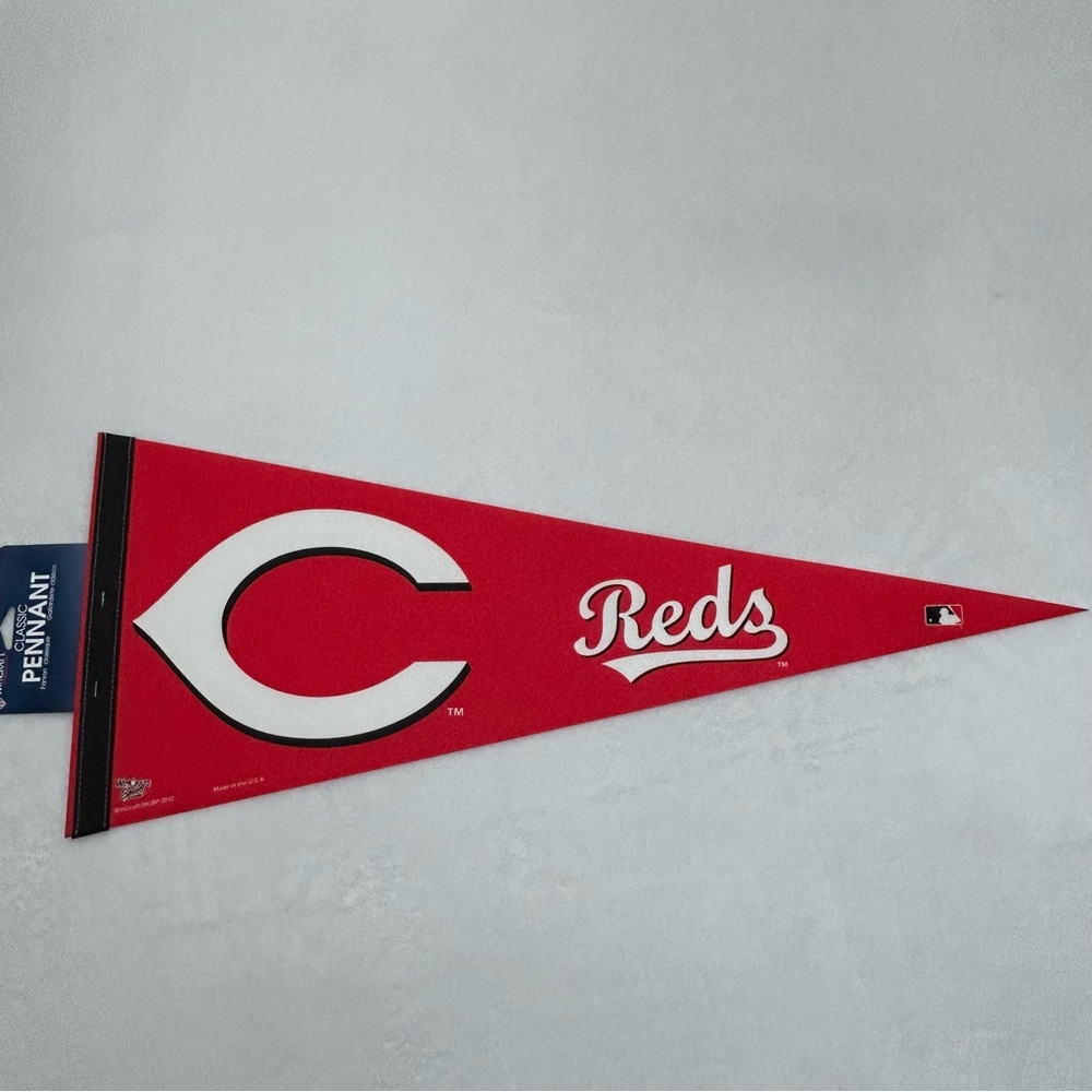 Cincinnati Reds MLB Baseball WinCraft Classic Felt Pennant Banner Flag 30x12